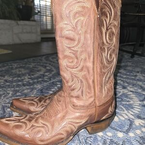 Ariat Brown Heeled Boots with Tan Embroidery